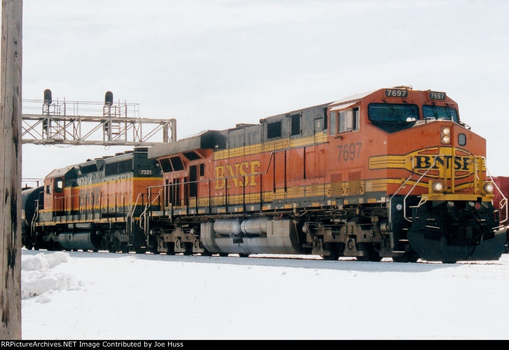 BNSF 7697 West